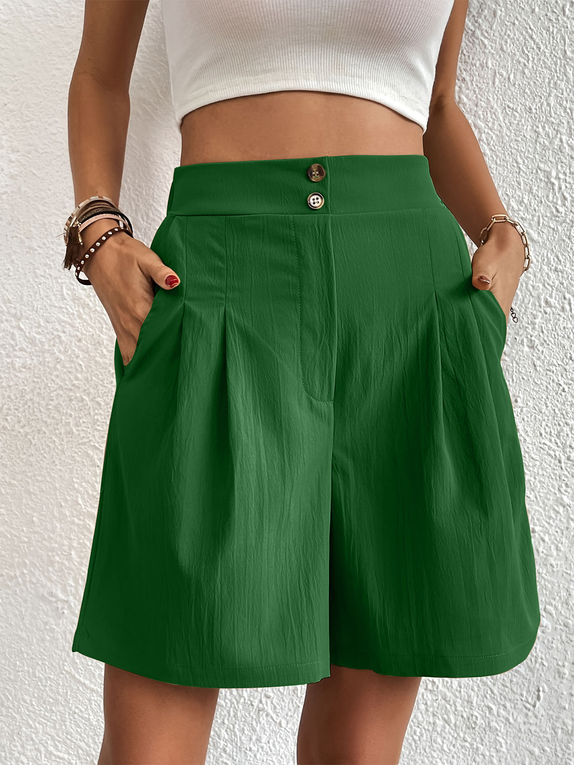 Pocketed Half Elastic Waist Shorts